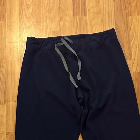 Figs large- tall length men’s navy scrub pants - Picture 3 of 6